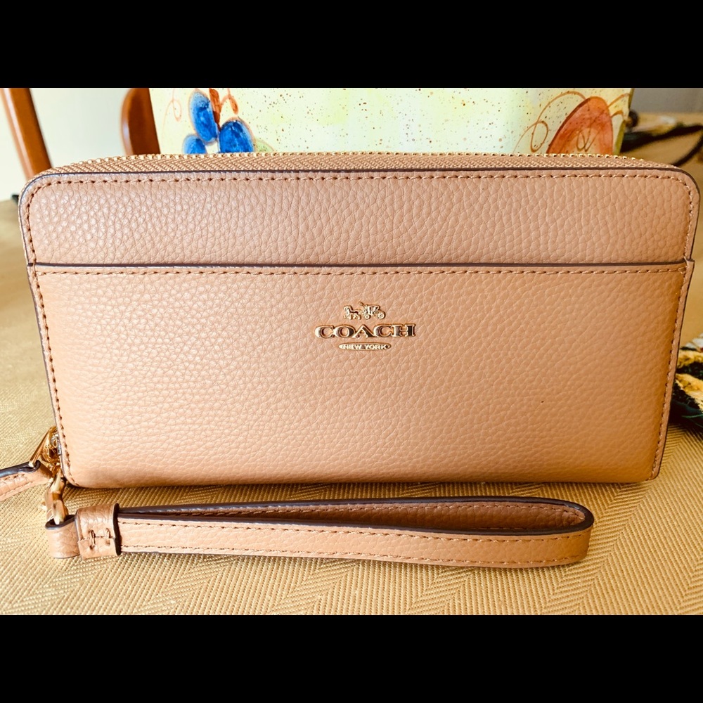 Coach wristlet wallet